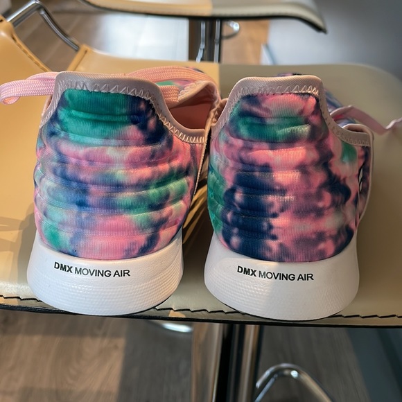 Reebok DMX, Moving Air with padded insoles .Soft and flexible material . - Picture 2 of 5